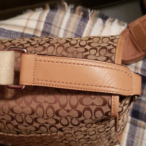 💥HP💥Coach Signature Voyager Crossbody Messenger - Picture 7 of 16